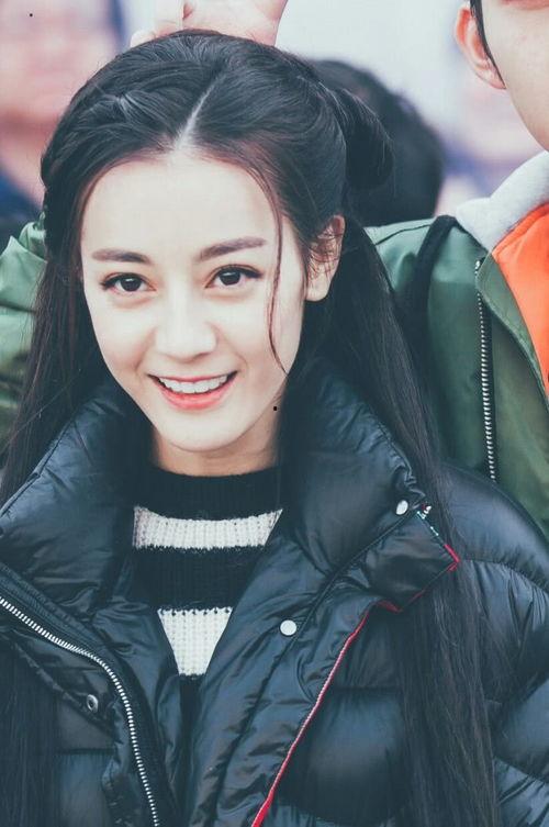 最热明星照片,揭秘娱乐圈最热明星的火热瞬间